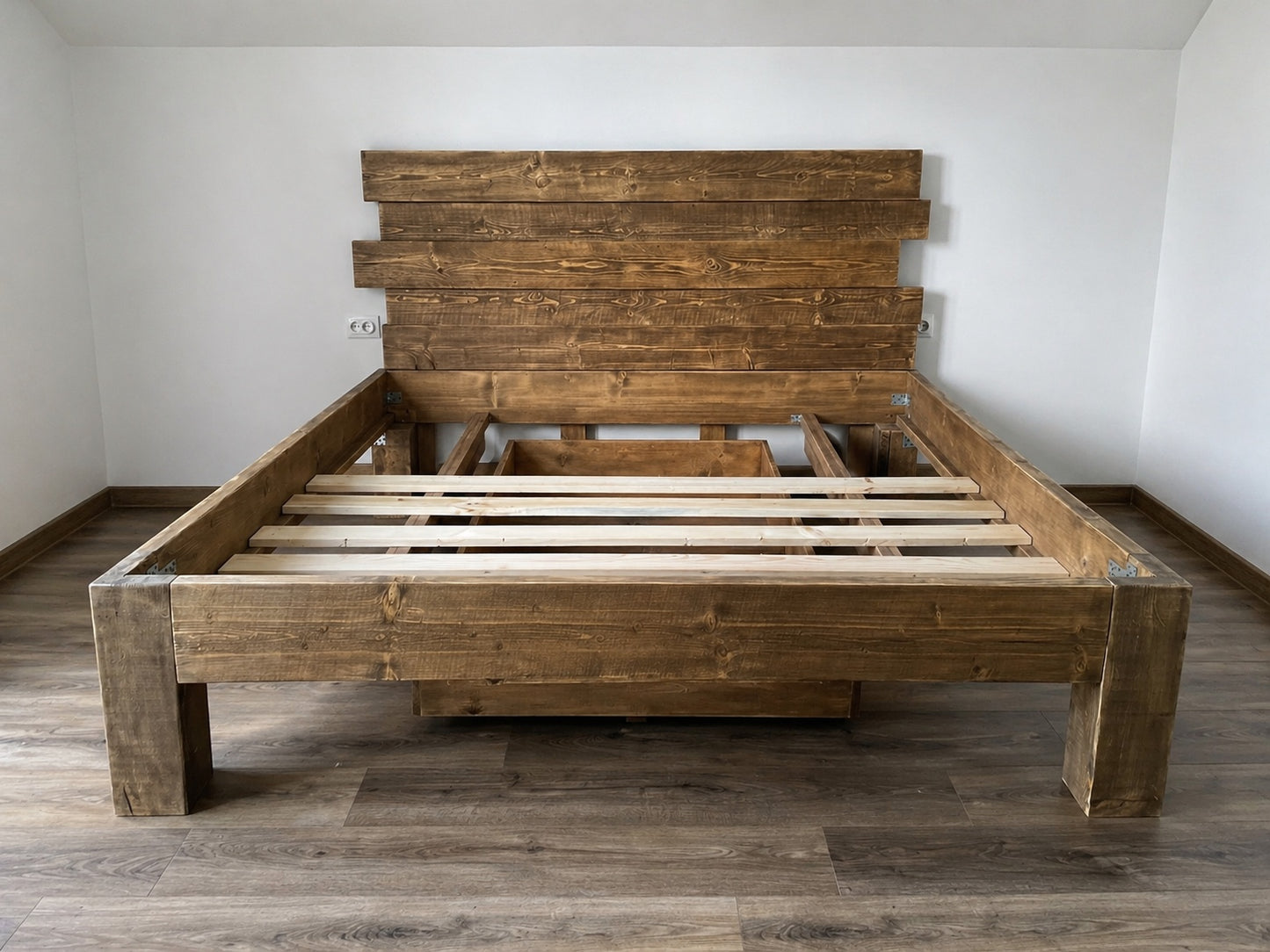 Pat din grinzi, lemn masiv, rustic, 180cmx200cm-Outlet