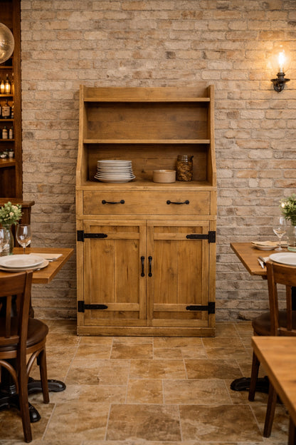 Un bufet rustic in restaurant