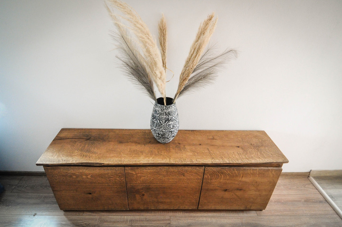 Comoda rustic din stejar