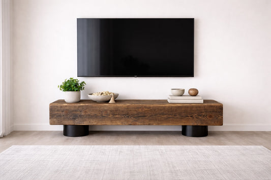 O consola TV in camera 