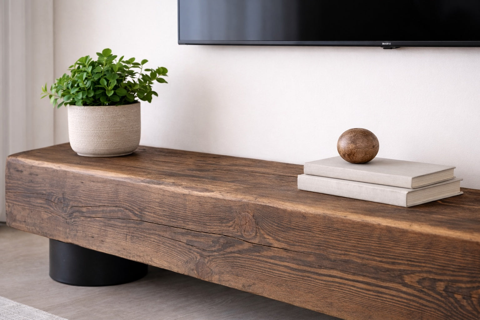 O consola TV in camera 