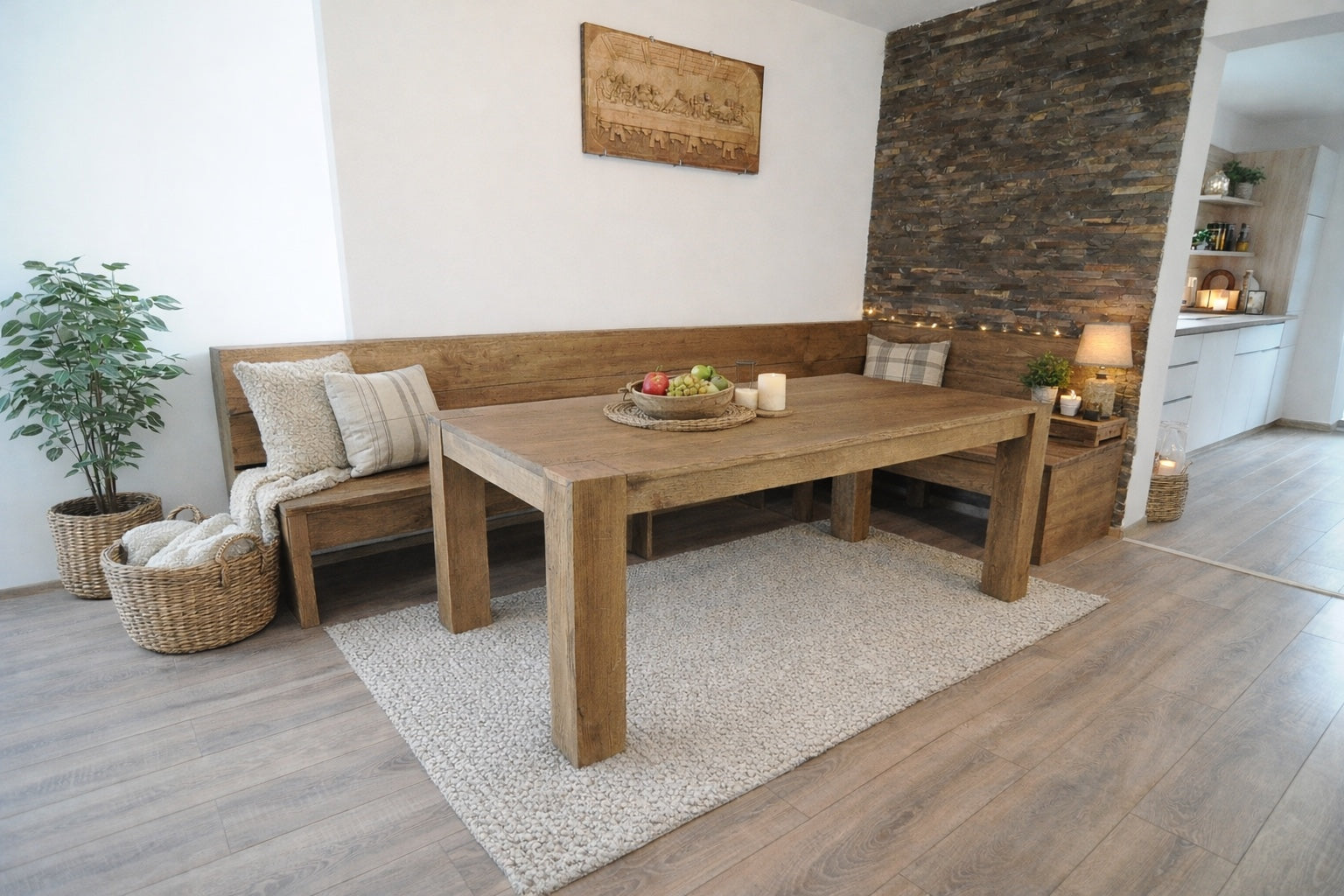 Masa din stejar in camera