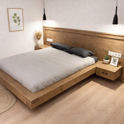 Pat din lemn cu noptiere