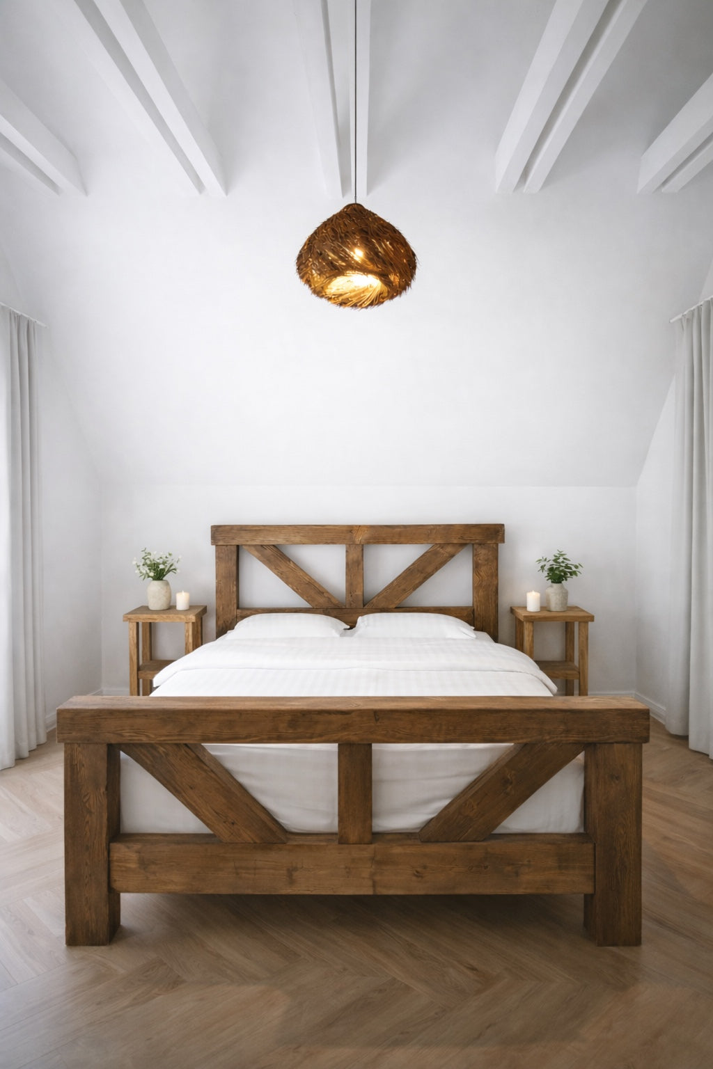 Un pat rustic in camera