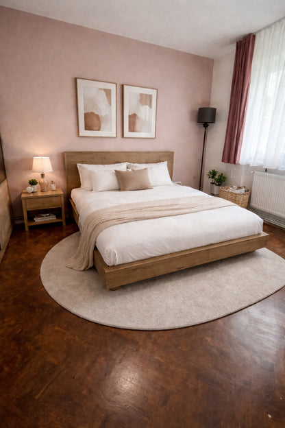 Un pat rustic stejar in camera