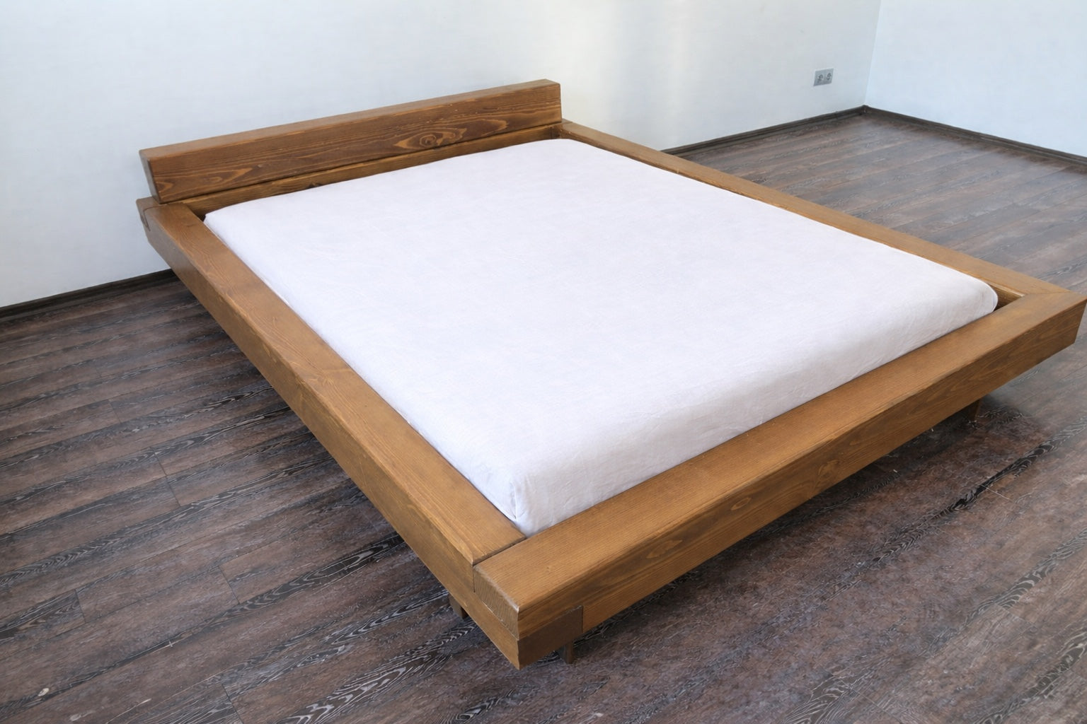 Pat din grinzi outlet