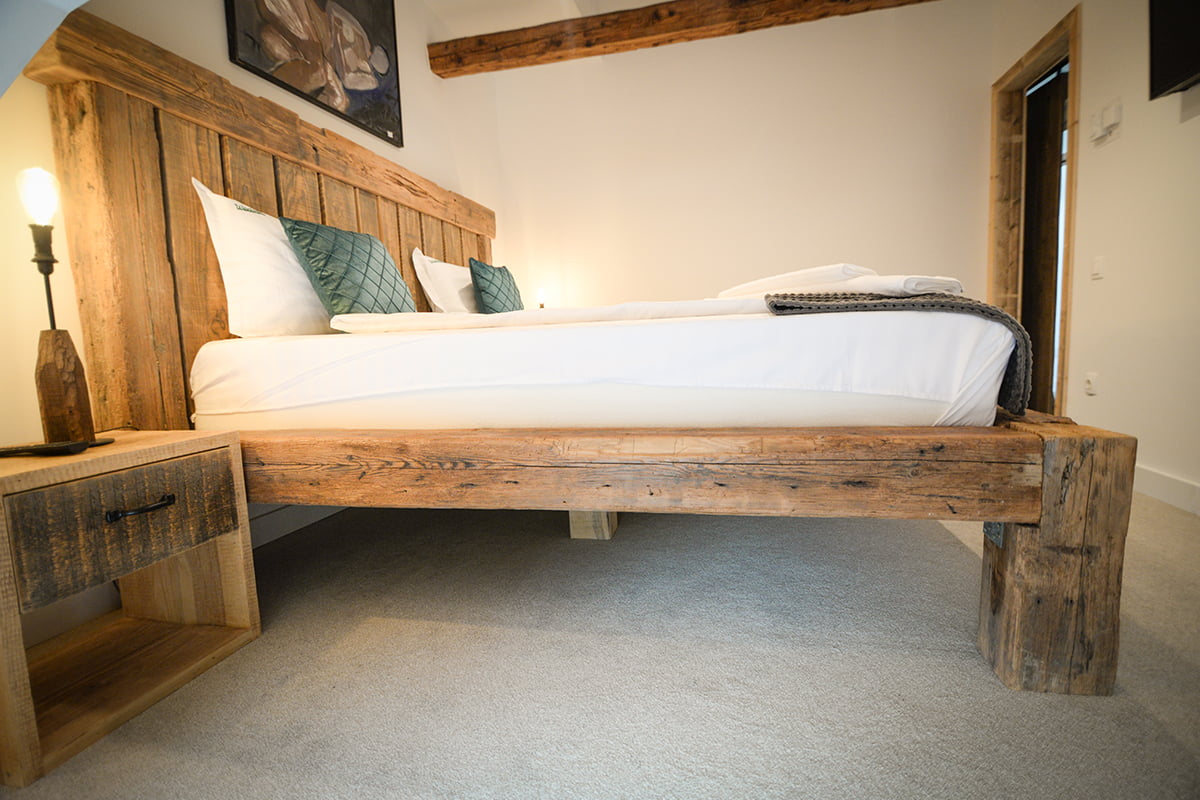 Beam bed, 100% reclaimed wood, oak, solid wood, rustic, Cristina model