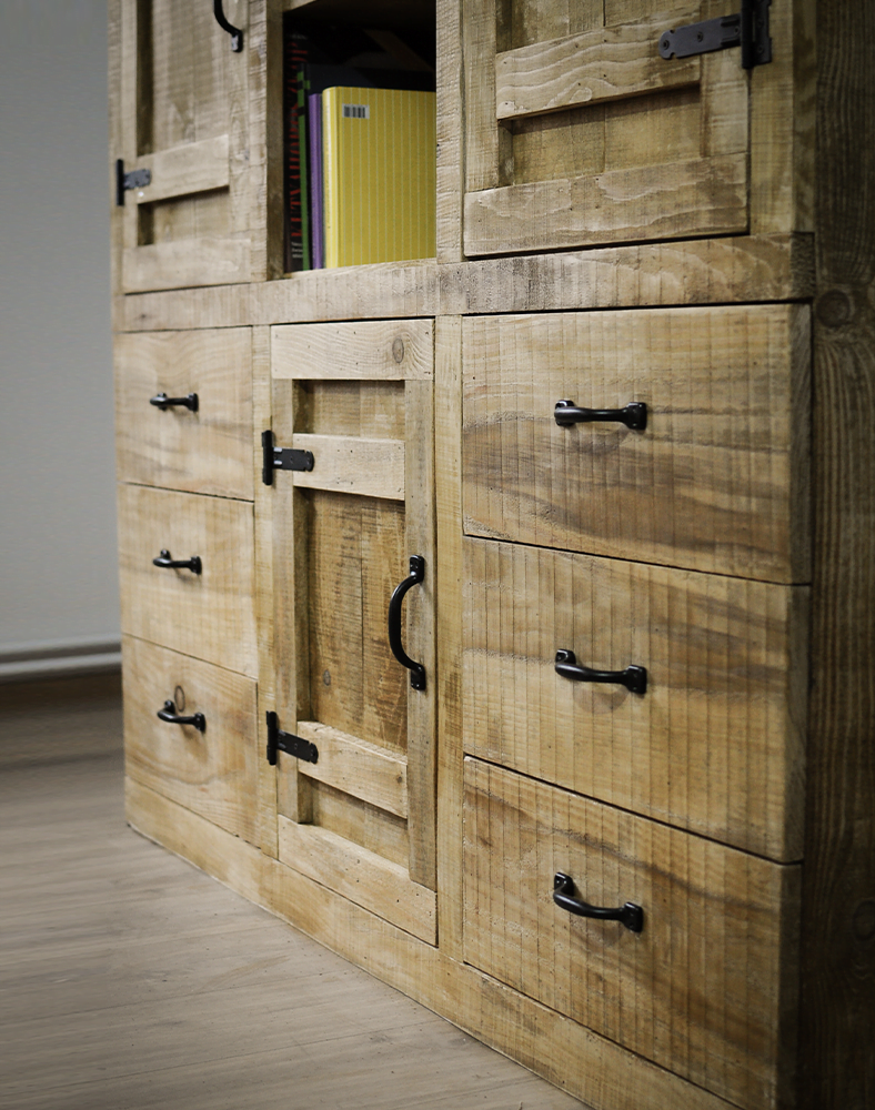 Holland chest of drawers 